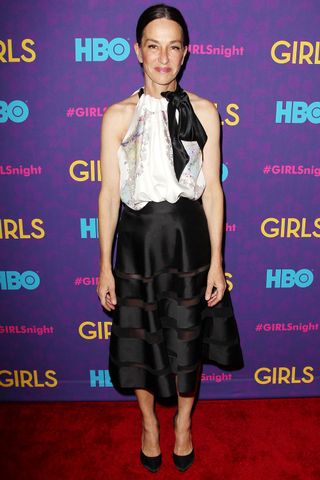 Cynthia Rowley Goes Monochrome For The Girls Season 3 Premiere