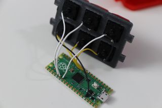 Raspberry Pi Pico-Powered Stream Deck Keypad