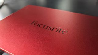 Close up of the logo on top of the Focusrite Scarlett 2i2 4th Gen
