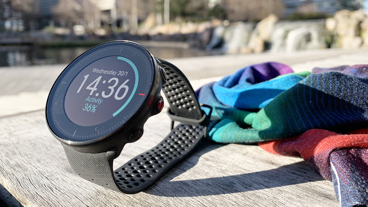 fitbit ionic vs polar m430