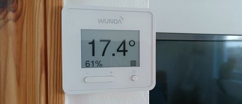 A room thermostat for the Wunda WundaSmart