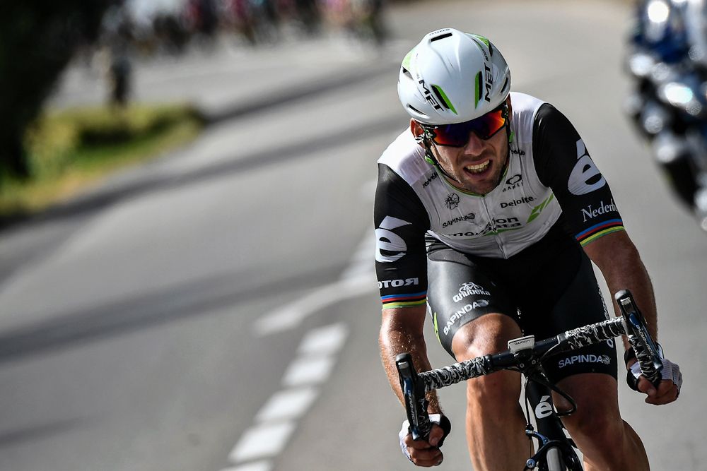 Mark Cavendish chases after a mechanical during stage 11 at the Tour de France.