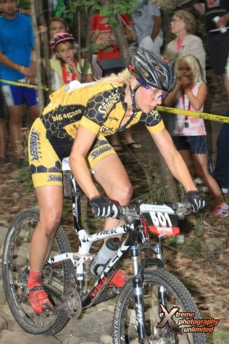 Abby Strigel (Honey Stinger/Bontrager) maintains lead through the rocks