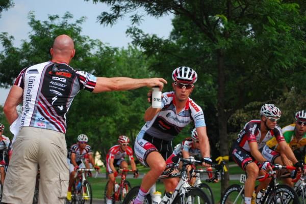 Hilton Clarke (UnitedHealthcare) takes a musette.