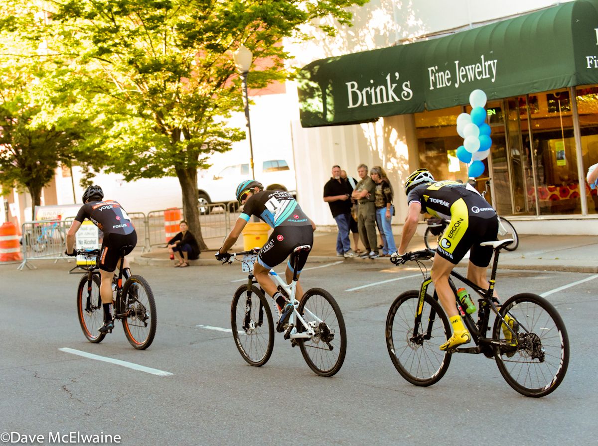 Fernando Paez (Raleigh Clement) checks to see the damage done by Chris Baddick&acirc;s (Boulder Cycle Sport) attack