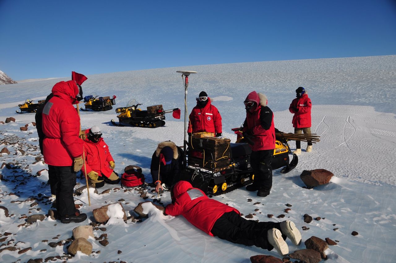 Antarctic Search for Meteorites 2014-15 expedition