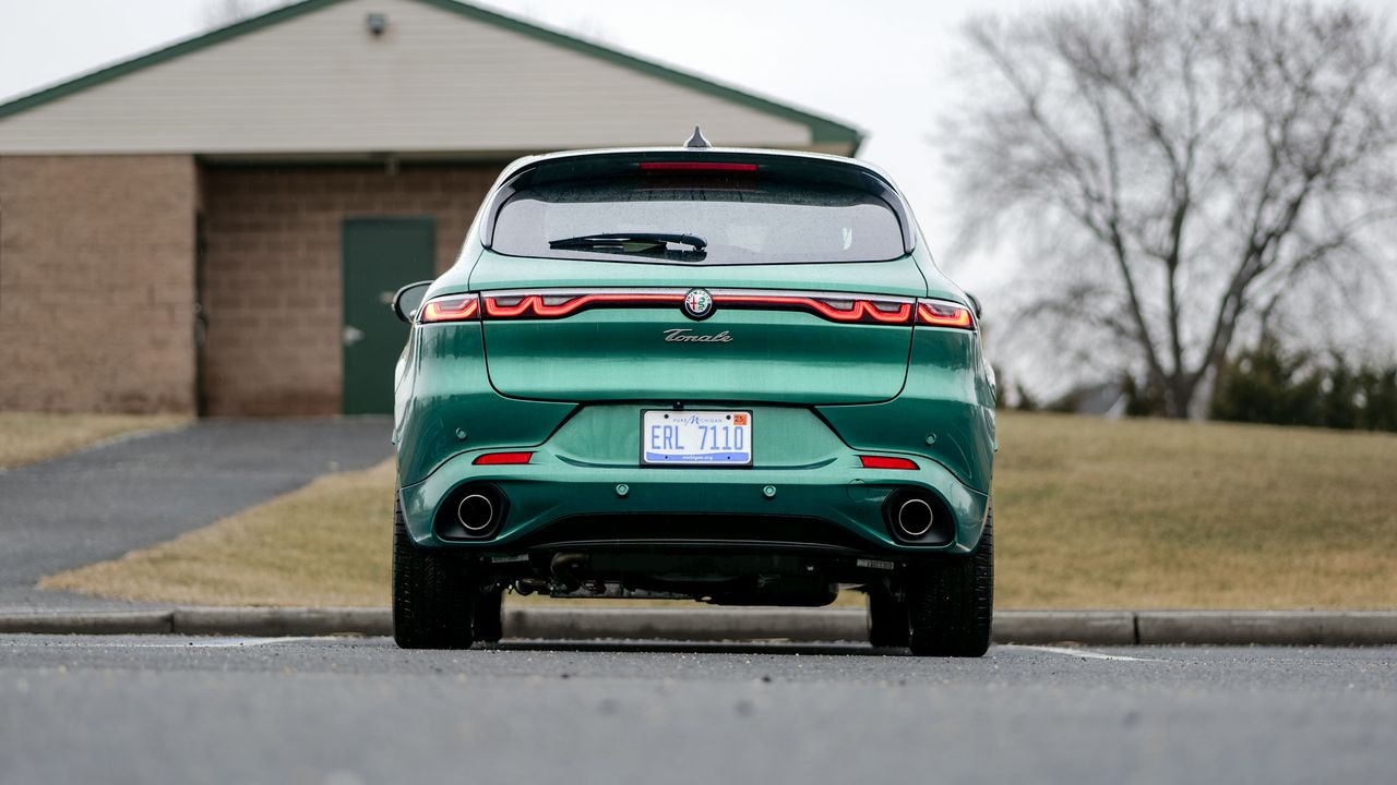 2024 Alfa Romeo Tonale Speciale test drive review.