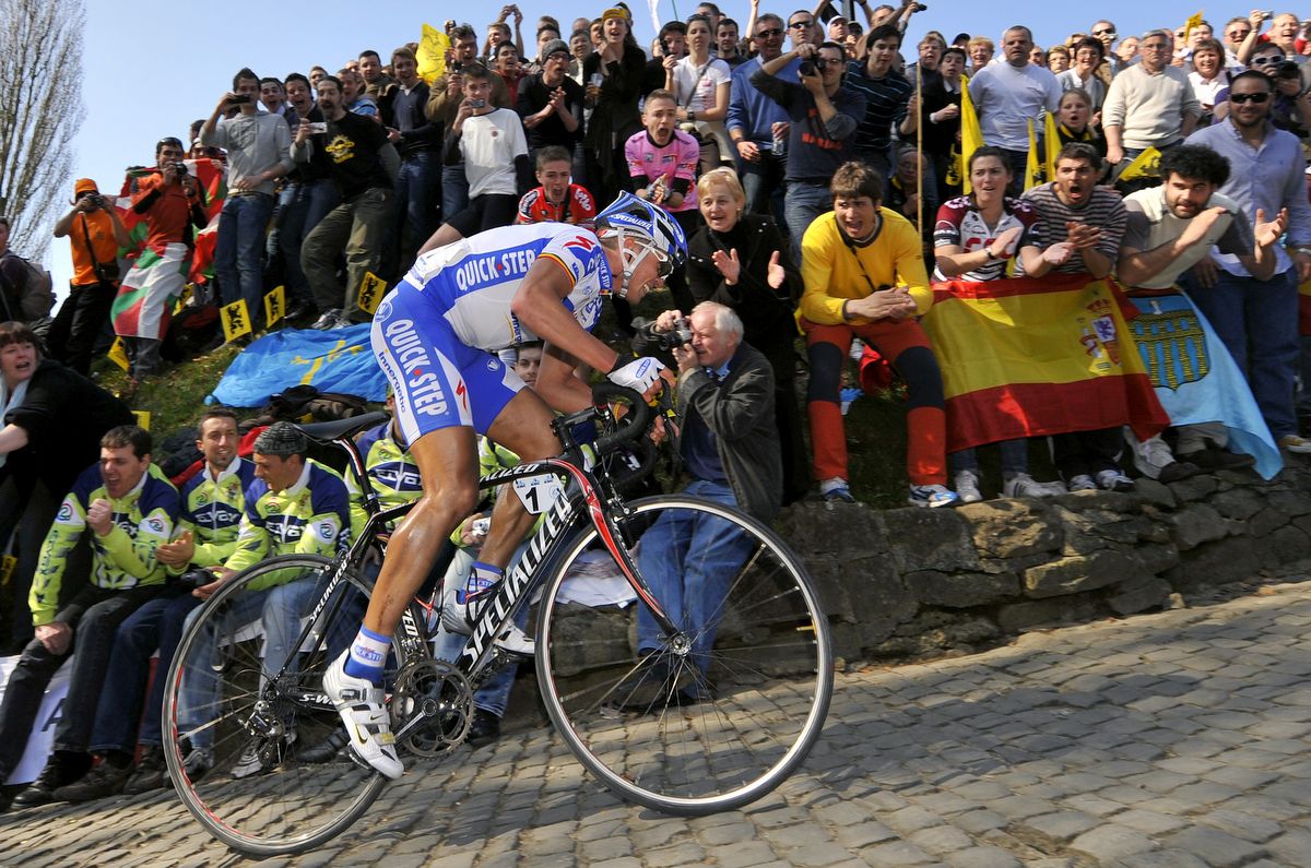 Stijn Devolder on the Muur van Geraardsbergen in 2009