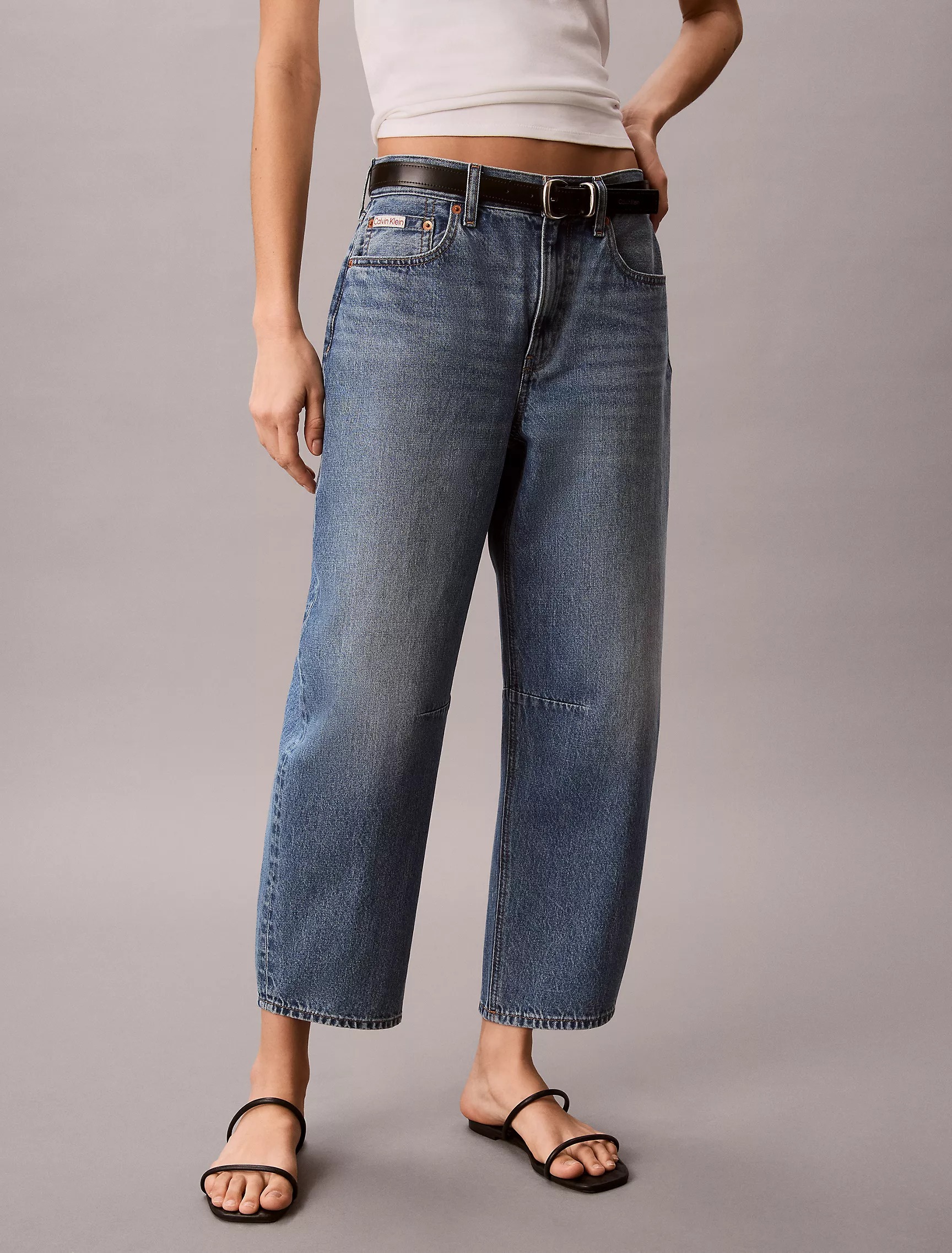 Cropped Barrel Jeans