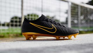 Nike Mercurial Flyknit Ultra, 2017 in black/gold