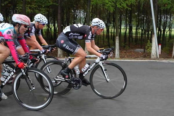 Iris Slappendel (Cervelo Test Team) accelerates at the front of the bunch