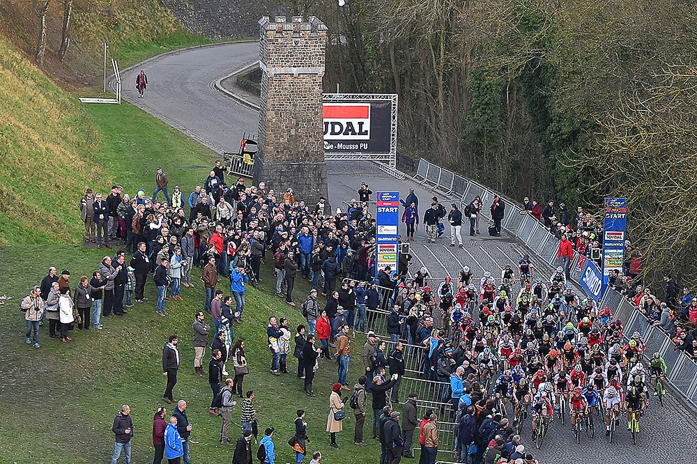 The elite men start in Namur.