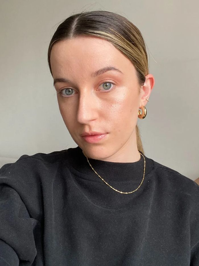 Junior beauty editor Grace Lindsay wearing the Rodial concealer