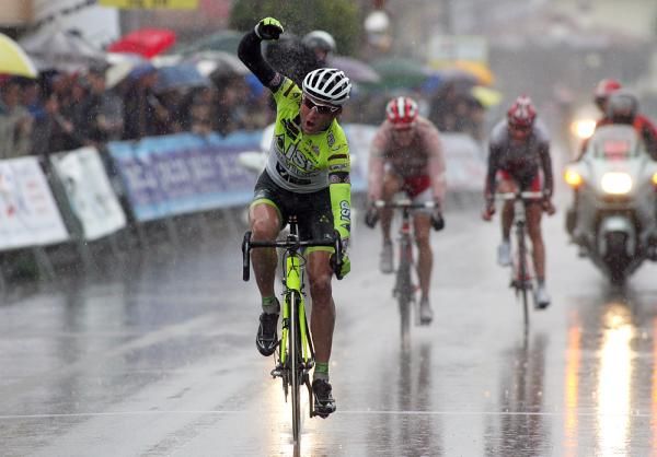 Poland's Bartosz Huzarski (ISD - Neri) takes the win