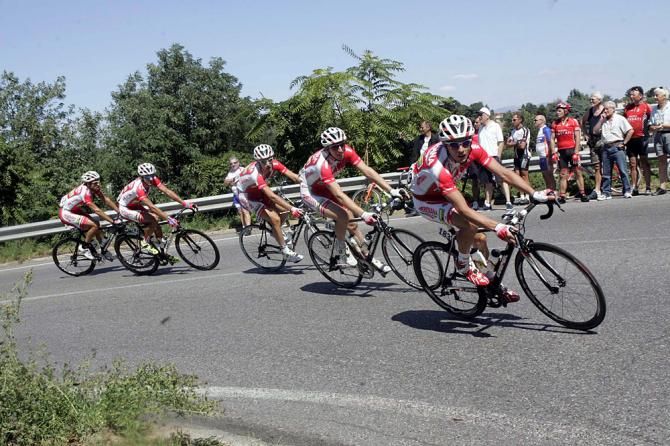 The Meridiana team does a TTT in the race