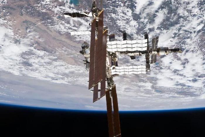 A Senate bill introduced Feb. 27 is the latest effort to extend the life of the International Space Station from 2024 to 2030.