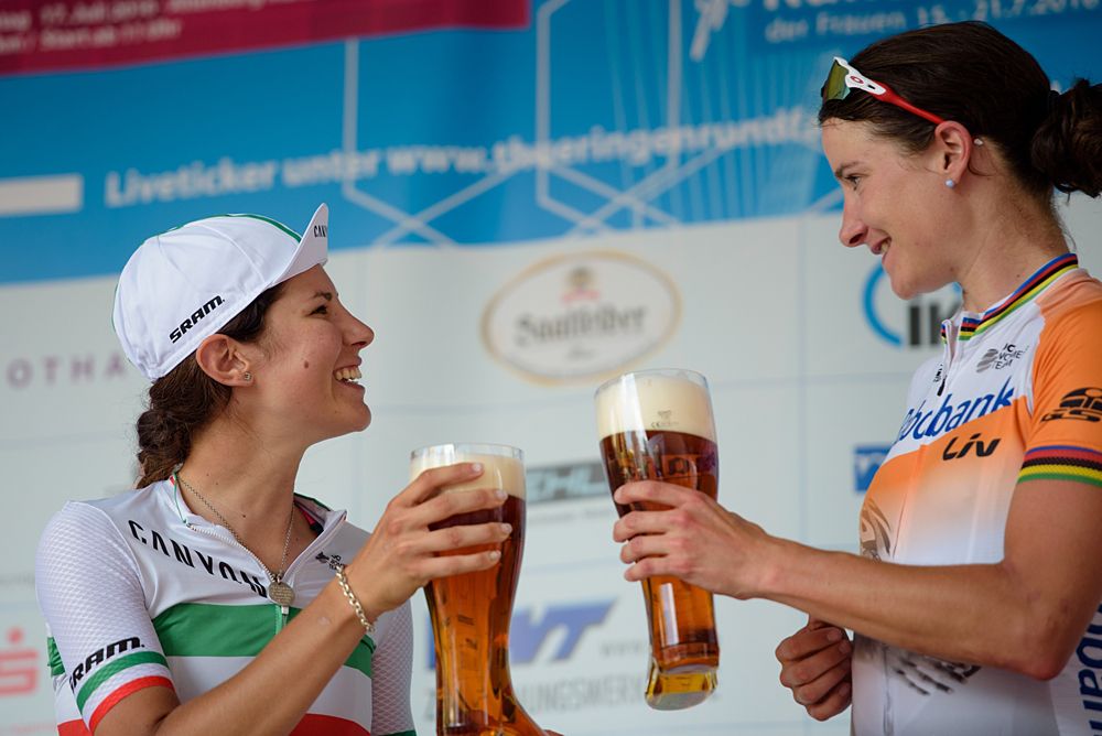 A toast between the top two: Marianne Vos and Elena Cecchini at Th&uuml;ringen Rundfarht 2016 - Stage 5