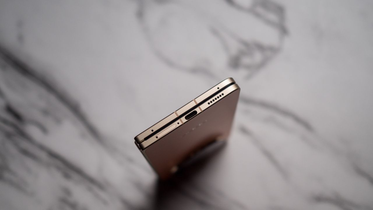 OPPO Find N6 hands-on testing