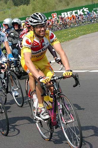 Gilberto Simoni (Saunier Duval) enjoying the race track