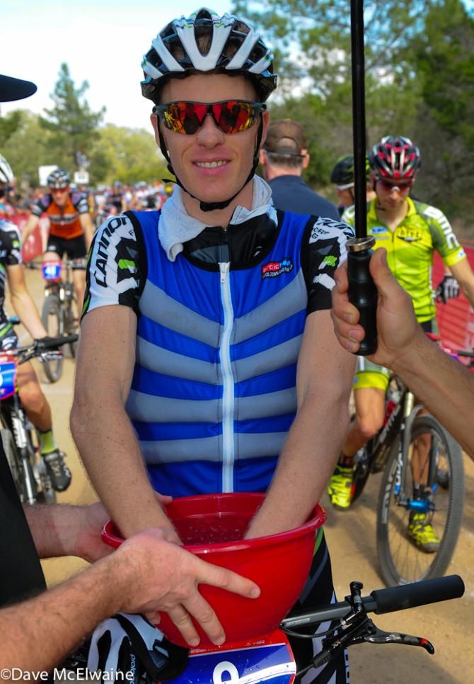 Max Plaxton (Cannondale Factory Racing) icing his hands at the warm start