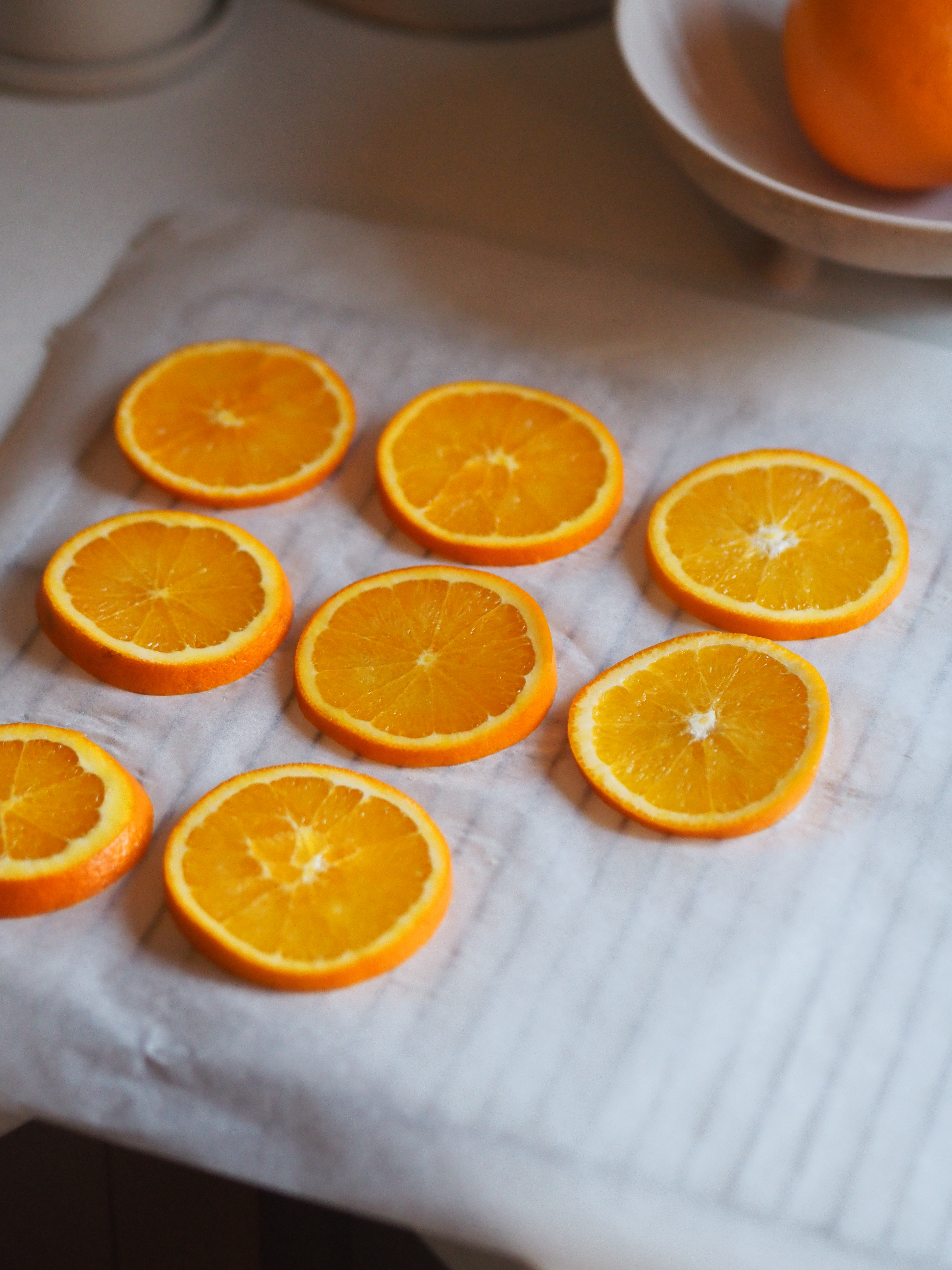 Making dried cut orange slices