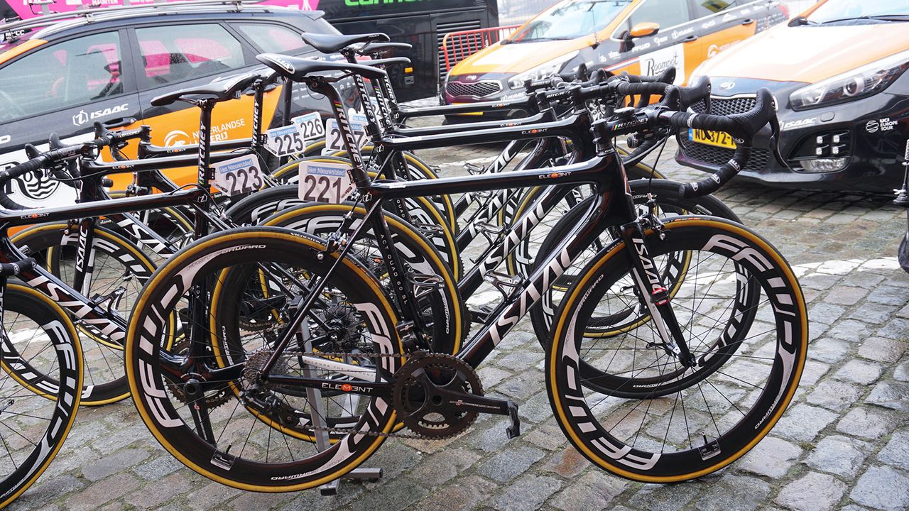 Roompot-Nederlandse Loterij race aboard Isaac framesets equipped with FFWD wheels and Ritchey finishing kit