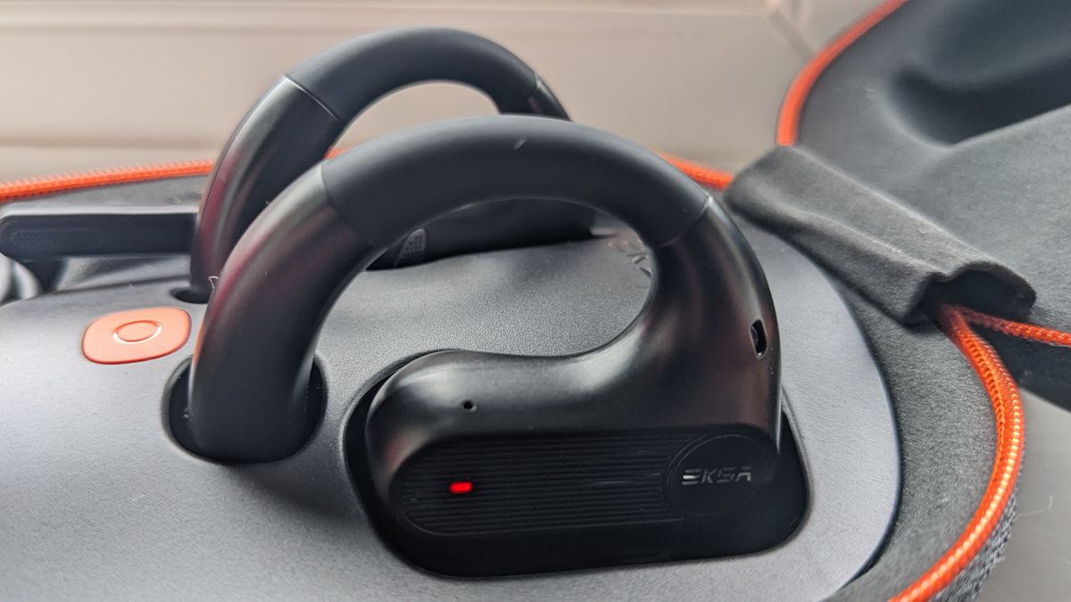 EKSA S30 wireless headset during our review