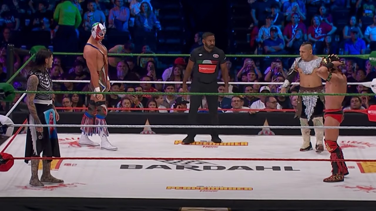 The beginning of the AAA Mega Championship match at TripleMania XXXIII in 2025.