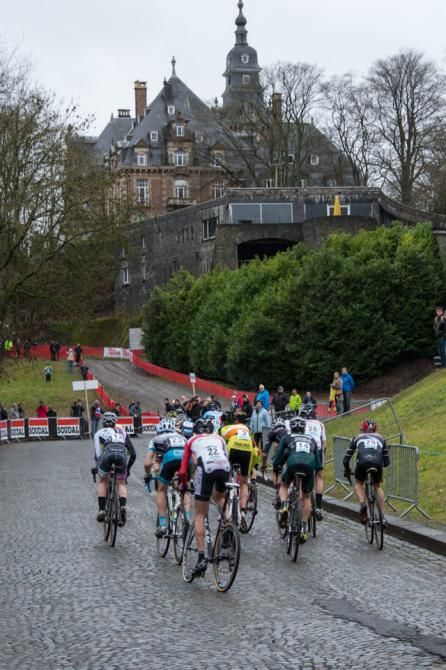The junior men racing in Namur, Belgium.