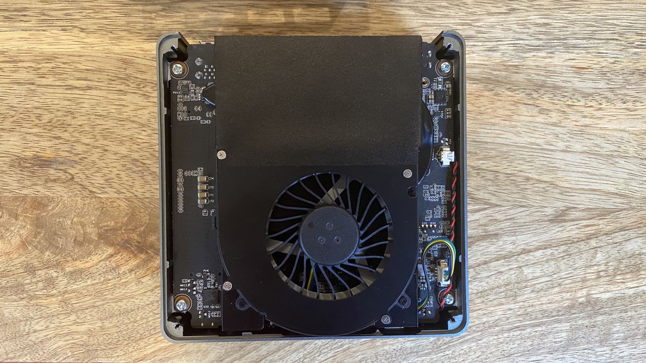 Minisforum DMAF5