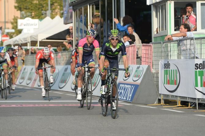 Alejandro Valverde leads the chasers over the line