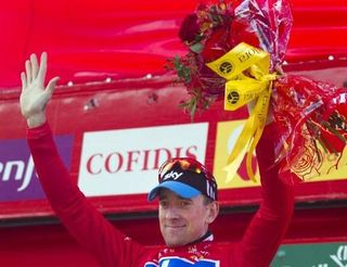 Bradley Wiggins (Sky) remains in the Vuelta's leader's jersey after a superb ride to the La Farrapona summit finish.