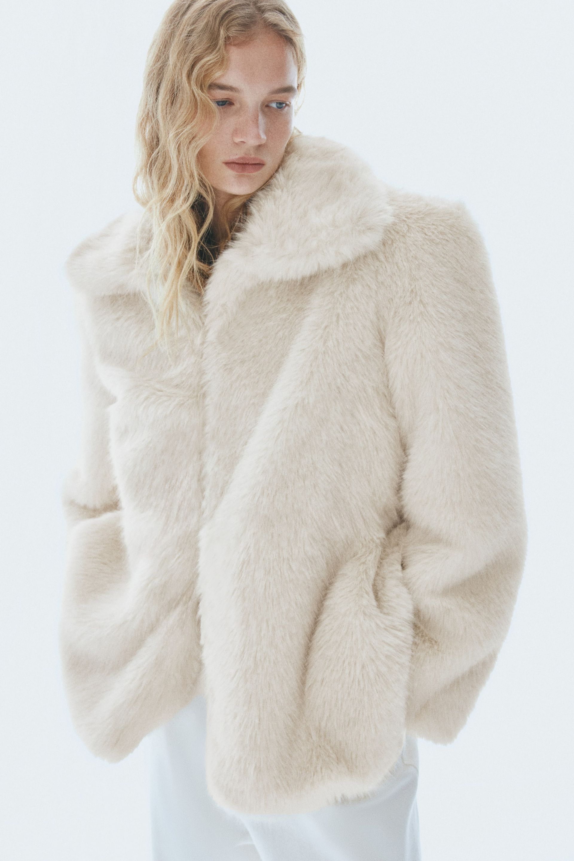 Shoulder-Pad Jacket - Light Beige