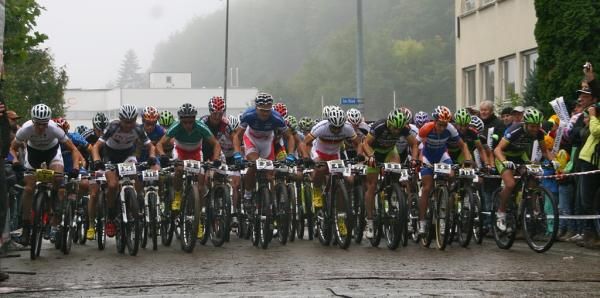The start of the elite men's race
