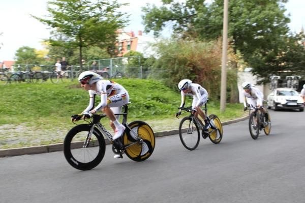 Judith Arndt leads HTC-HighRoad on the way to victory
