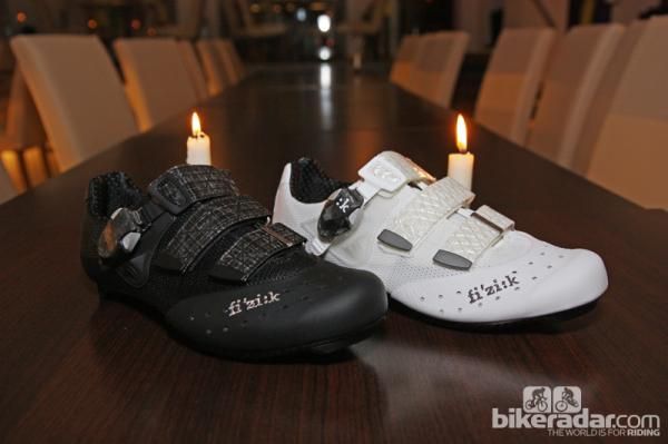 The redesigned fi'zi:k R1 road shoe will be offered in both black and white for 2013.