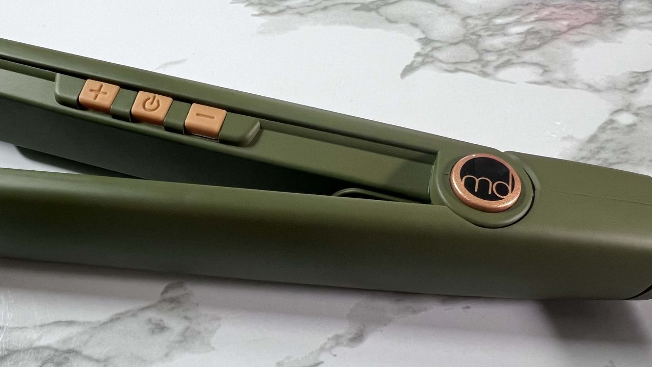 mdlondon STRAIT hair straighteners in reviewer's home