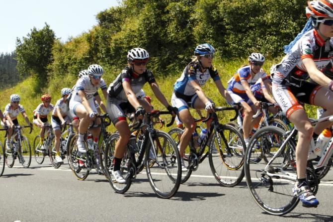 Evelyn Stevens (Specialized - lululemon) bides her time at the rear of the peloton. Marianne Vos (Rabo Women) is also there
