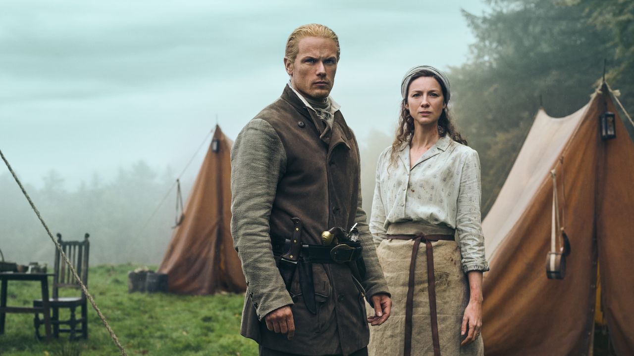 Sam Heughan (&ldquo;Jamie Fraser&rdquo;) and Caitríona Balfe (&ldquo;Claire Fraser&rdquo;) in Outlander season 7