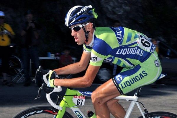 Vincenzo Nibali (Liquigas) hunches over his handlebars and digs deep.