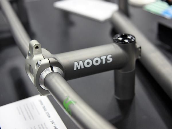 Moots offers optional stem faceplates for mounting a front light.