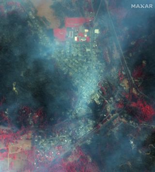 Before-and-after photos from Maxar's Worldview-1 satellite show the massive devastation of the California town Greenville by the Dixie Fire in August 2021.