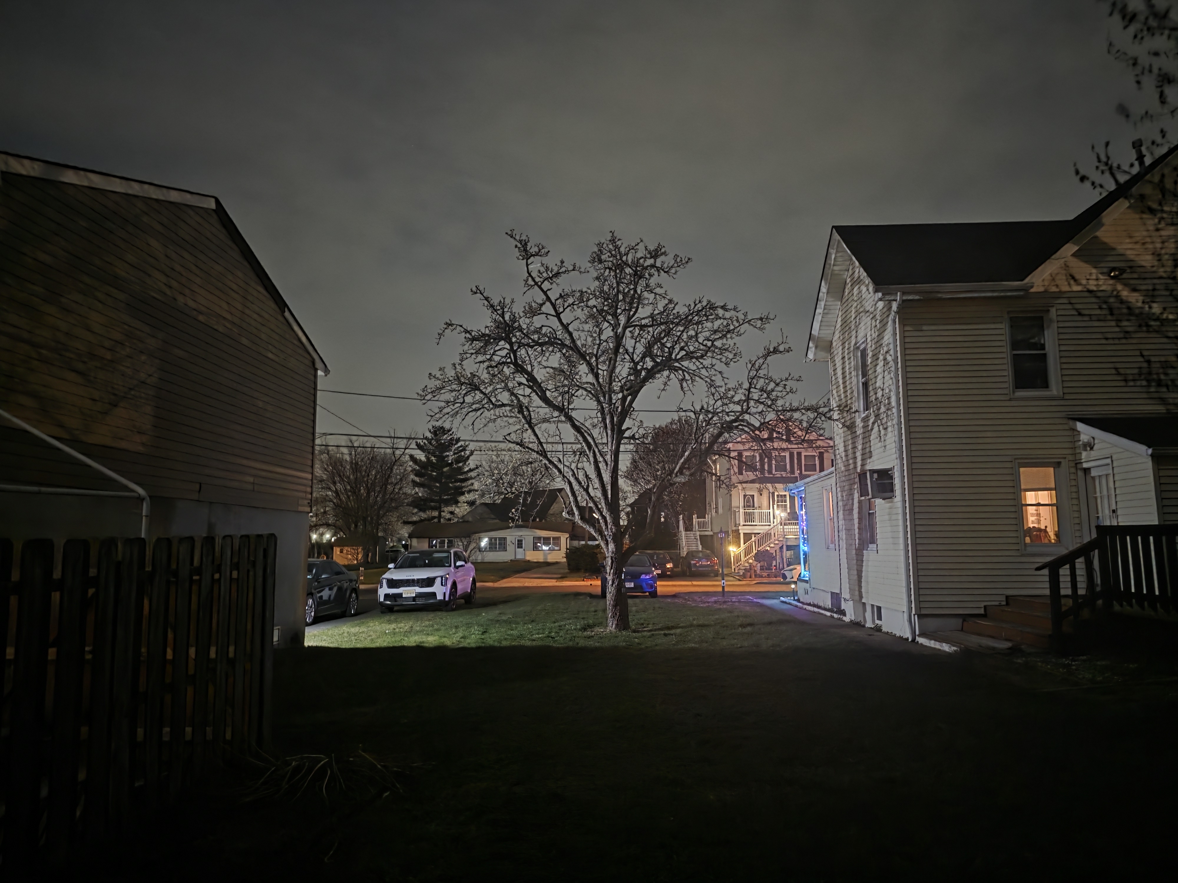 Galaxy S25 Ultra low light sample.