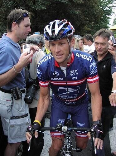 On the way to the final stage start line