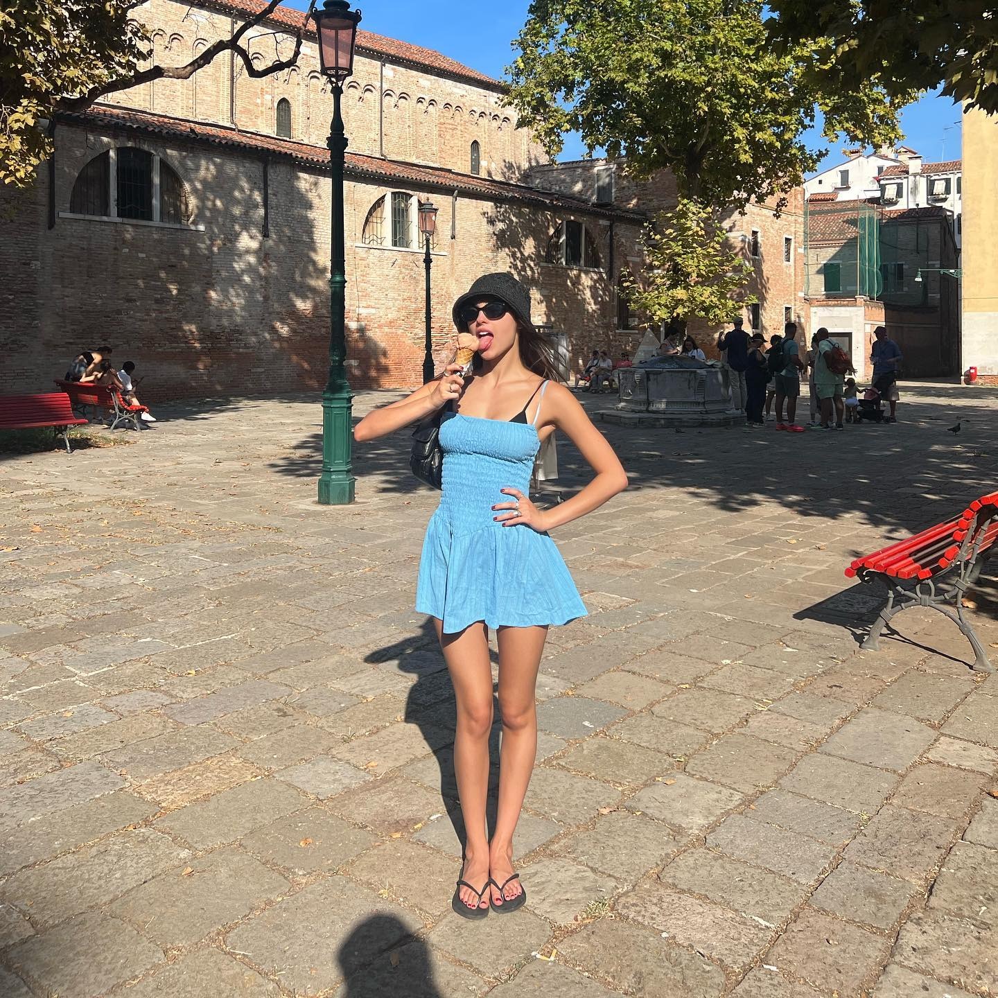 Photos of Olivia Rodrigo wearing slim havaianas sandals.