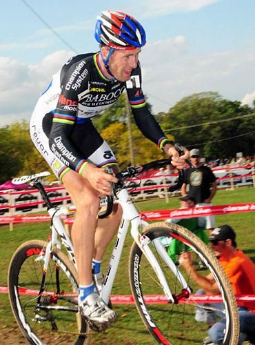 Erwin Vervecken (Team Revor-Baboco) chasing Powers.