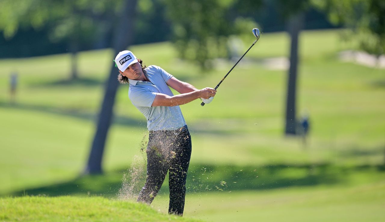 kevin velo hits a wedge shot