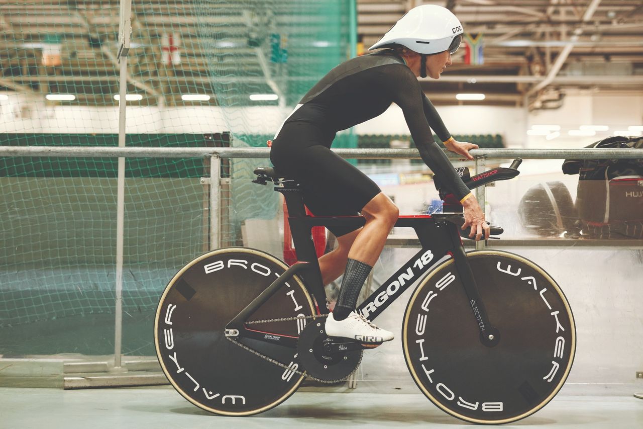 Joss Lowden's Hour Record: the aero kit that could help make history ...