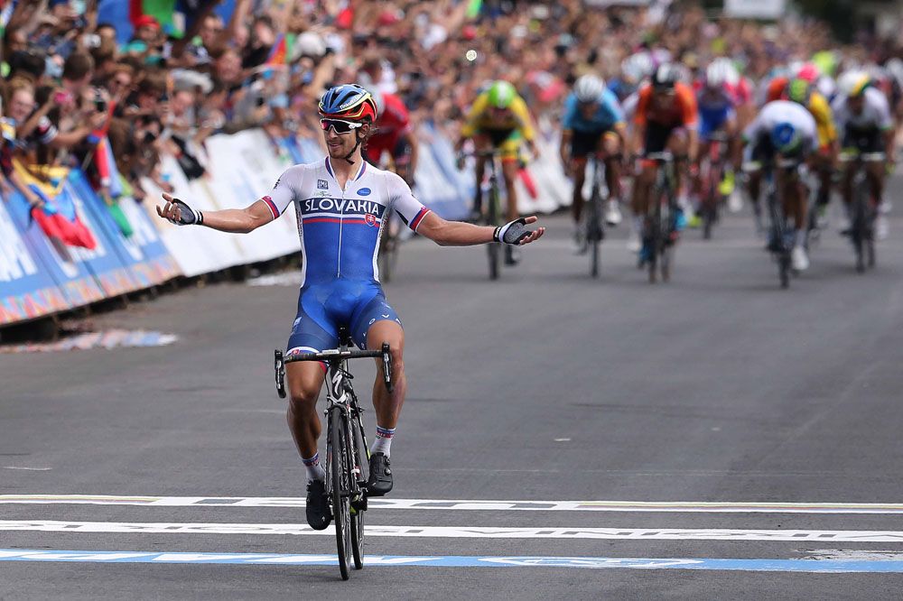 Peter Sagan (Slovakia) held off the chasing bunch to win