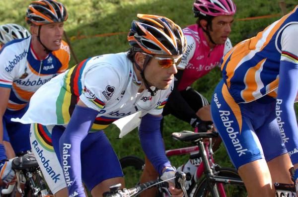 Oscar Freire rode the 2004 race as new world champion